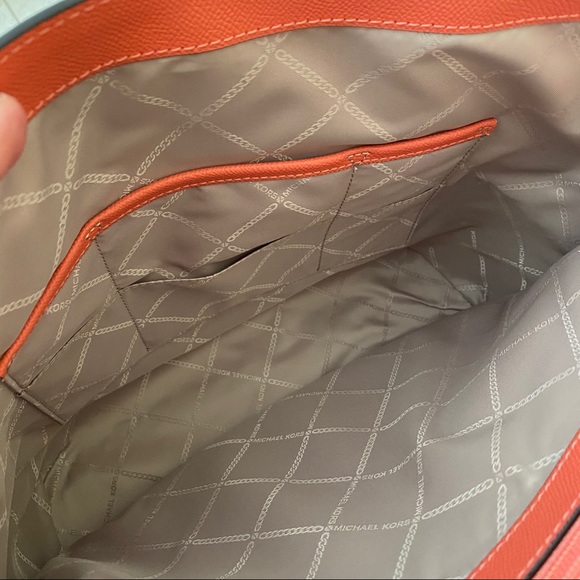 Michael Kors jet set voyager shoulder tote &wallet - Picture 8 of 15